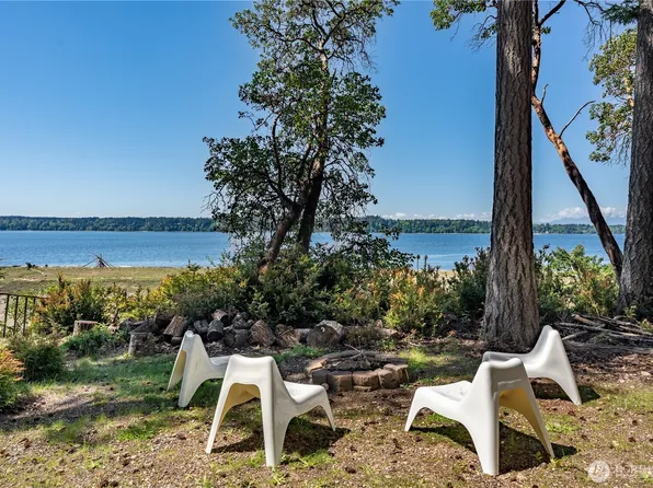 108 Herron Lane NW, Lakebay, WA 98349