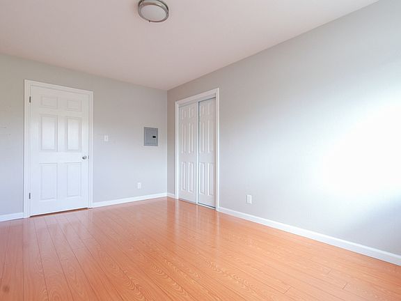 4th image of 1235 Parkington Ave APT 6