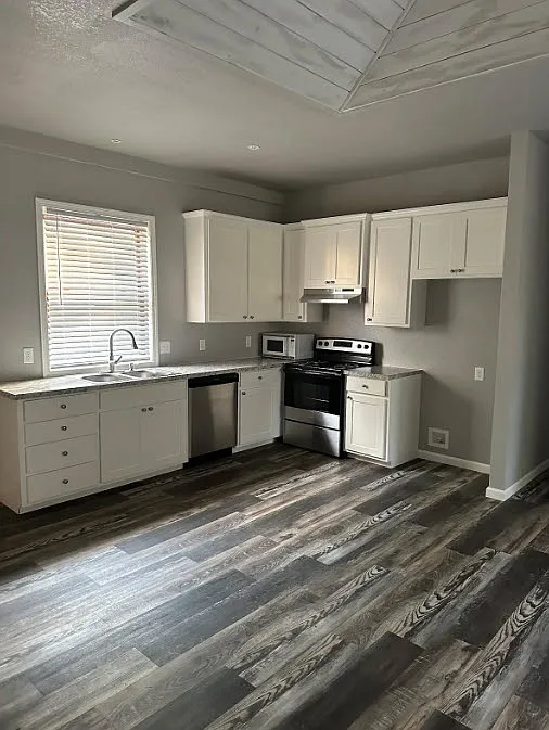 3 bed, 1250 sqft, $1,500 — Photo 2