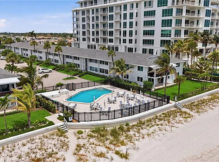 1065 Gulf Shore Blvd N #108 — Photo 35
