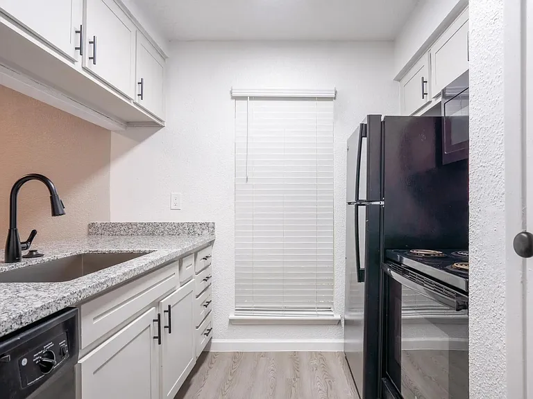 Skylar Pointe — Photo 20