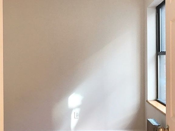 3rd image of 210 1st Ave APT 20