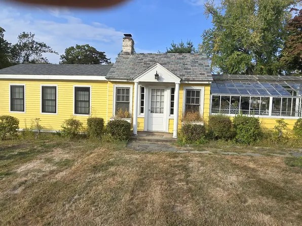 5000 Ridge Rd, North Haven, CT 06473