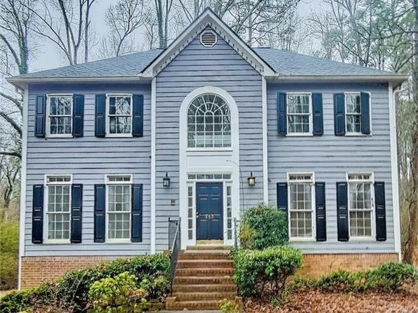 295 Creekview Trl, Fayetteville, GA 30214