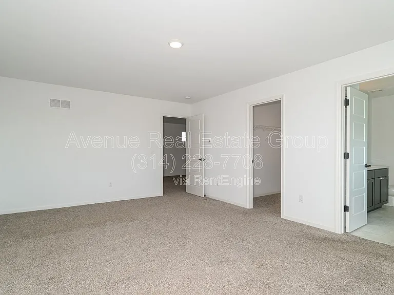 608 Highland Prairie Dr — Photo 12