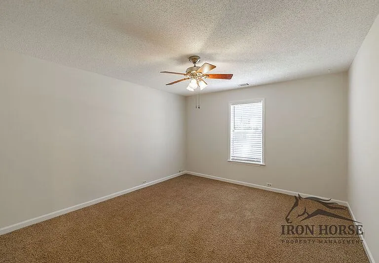 335 Oak Meadows Dr — Photo 11