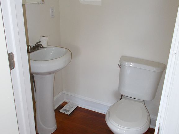 MAIN LEVEL HALF BATH