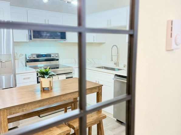 1634 SW 114th St APT 4