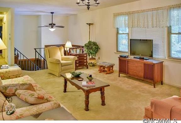 4th image of 13 Dunleer Ln