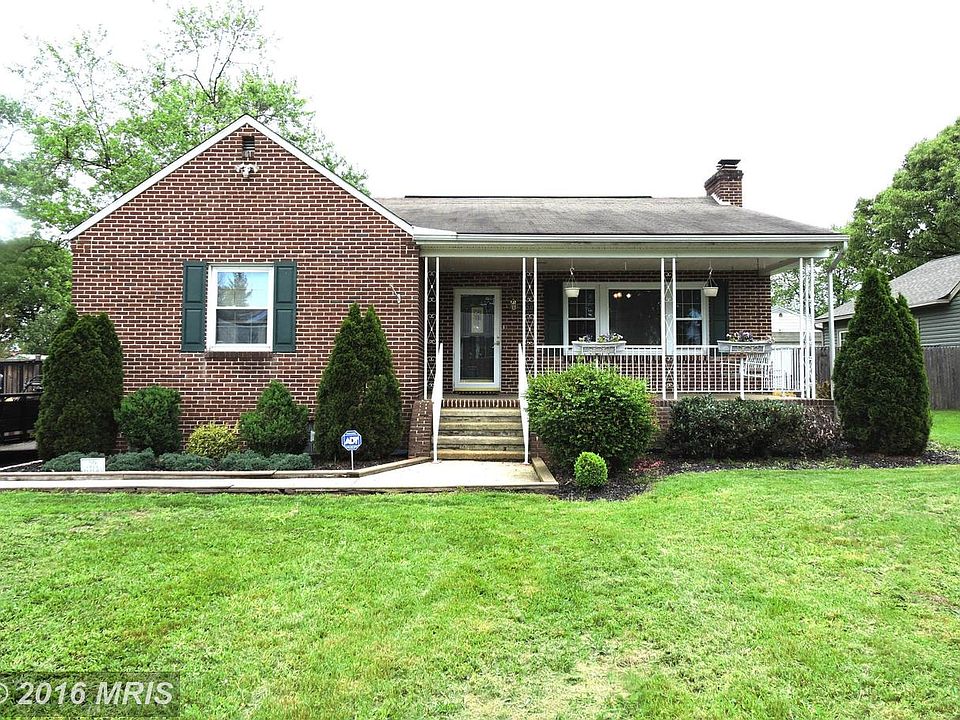 1st image of 1011 Stewart Ln