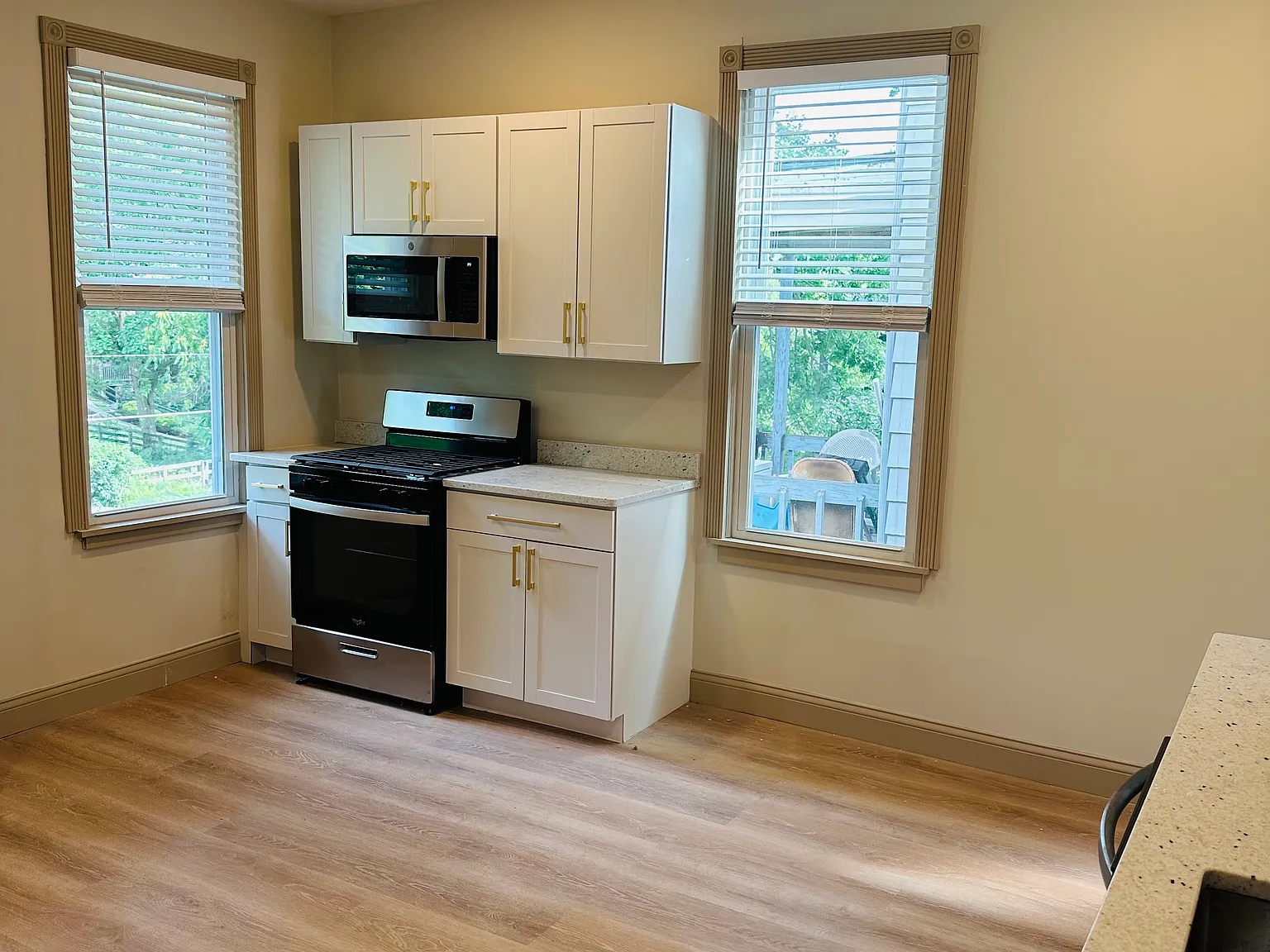 3 bed, 1.5 bath, 1650 sqft, $2,550 — Photo 3