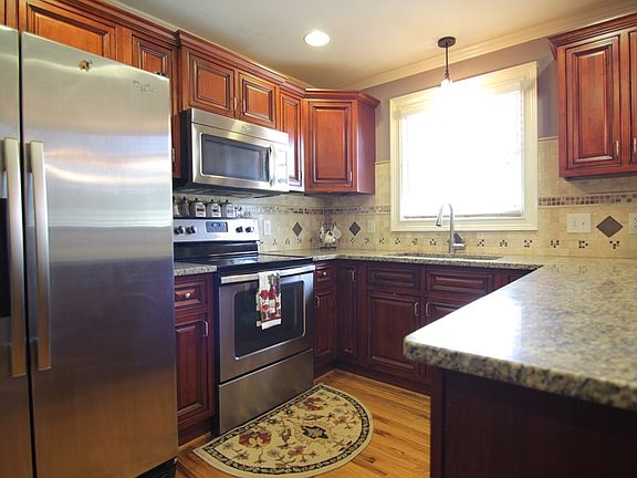 2nd image of 313 N Cambridge St