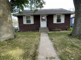 504 1st St, Welcome, MN 56181