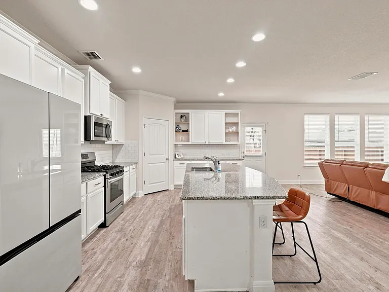8828 Chavez Path — Photo 7