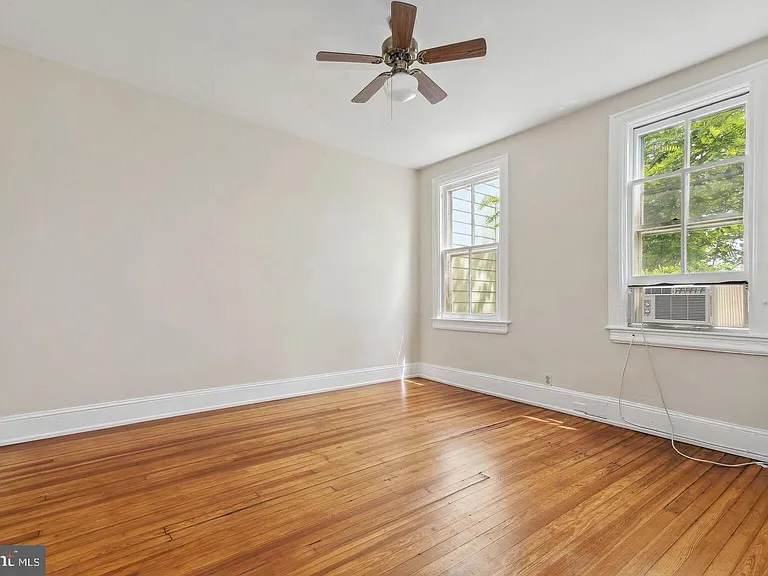 2237 Hall Pl NW — Photo 10