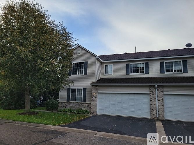 1st image of 467 Frederick Cir