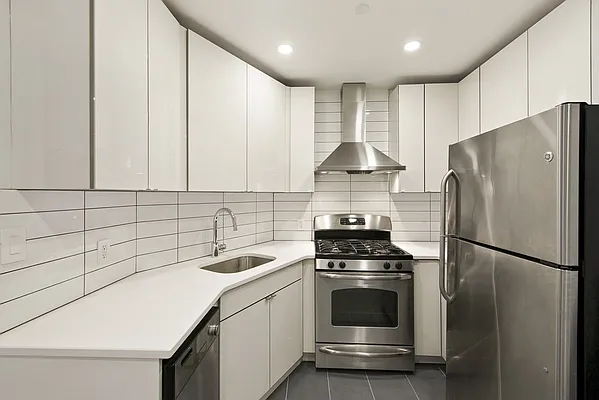 Sold by Nest Seekers International | media 9