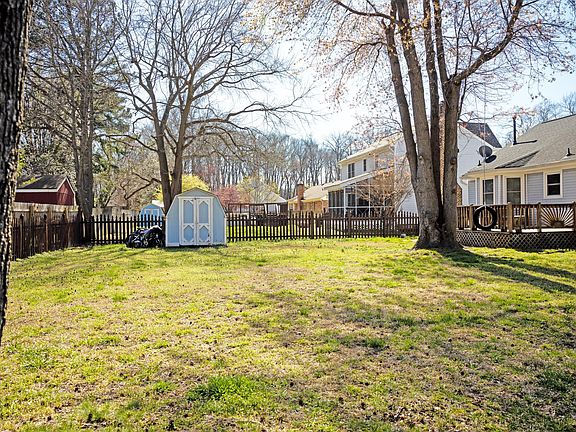 5th image of 3925 Hardwood Ln