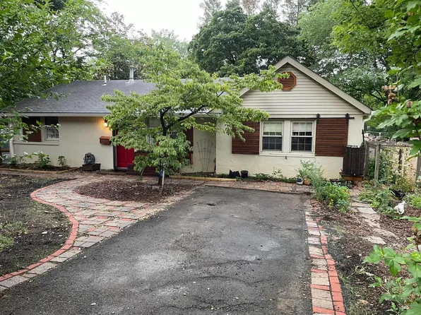 5538 Janelle St, Alexandria, VA 22303