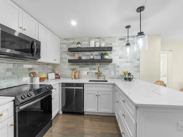 79 Walnut St APT 2, Newton, MA 02460