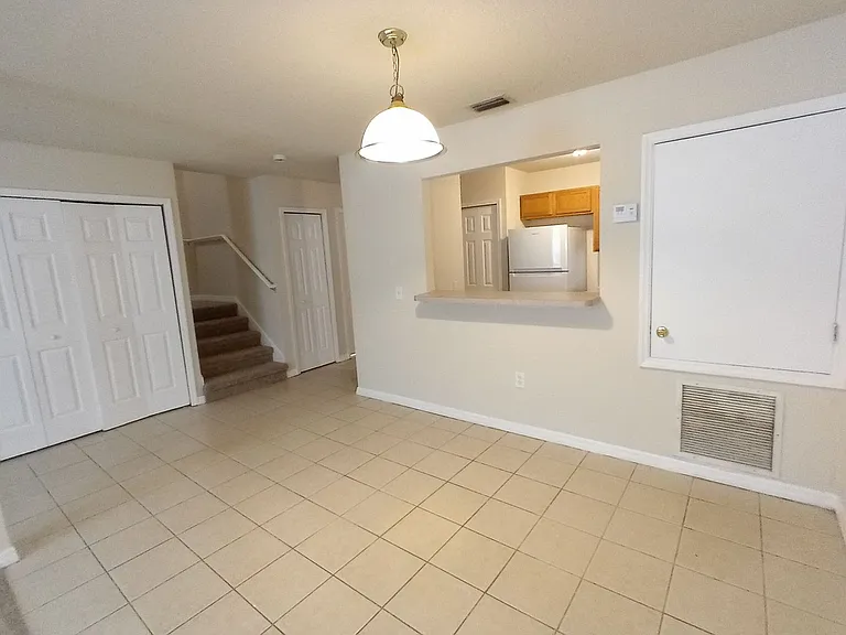 880 E Columbia Ave — Photo 9