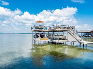 110 Hickory Tree Rd, Mabank, TX 75156