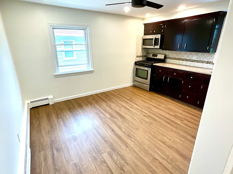 340 New York Ave #2 — Photo 4