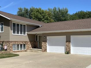 224 S Maple Ave, New Hampton, IA 50659