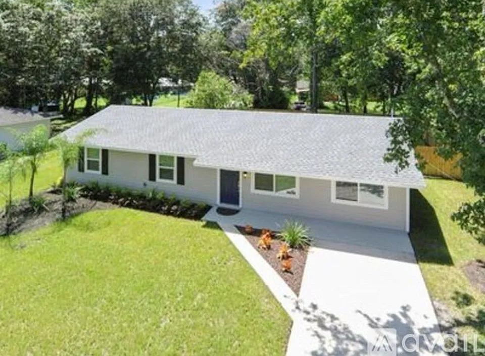 471 Jeri Dr