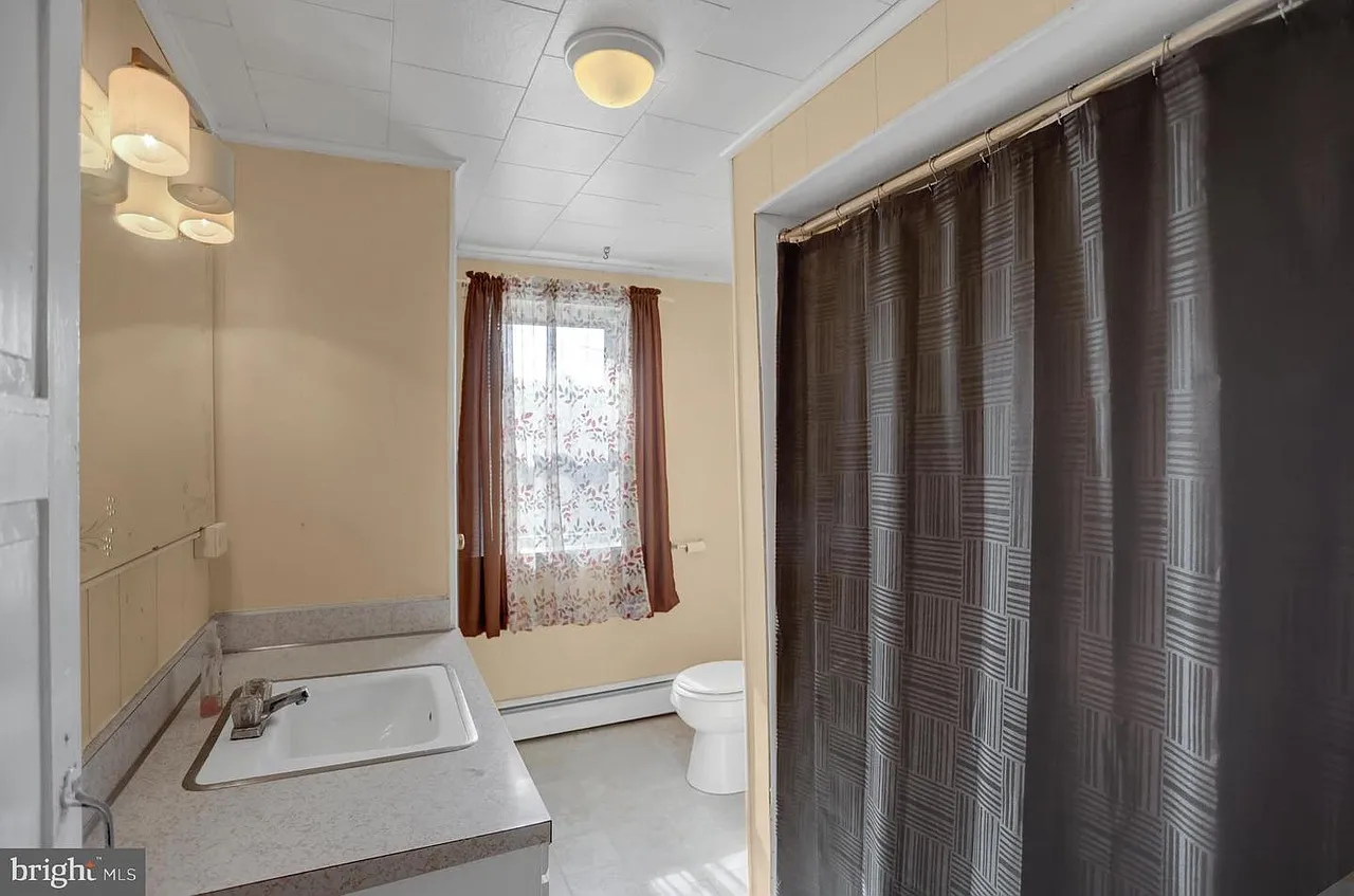 2 bed, 1.5 bath, $1,100 — Photo 4