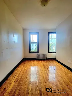 Rented by Batra Group Inc | media 10