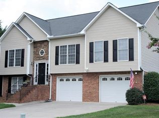135 Westcliff Ct, Winston Salem, NC 27103