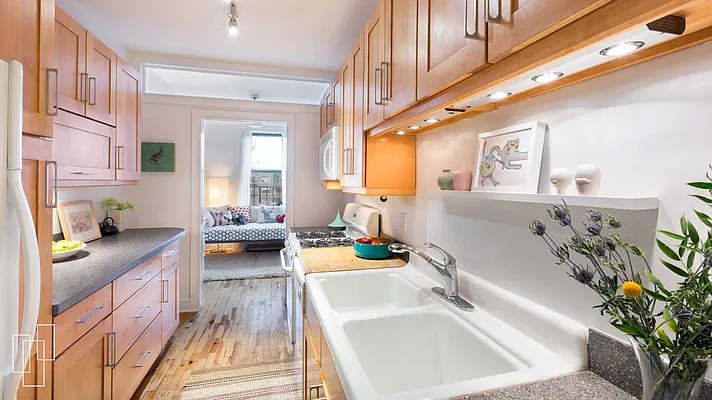Sold by Garfield Realty  | media 9