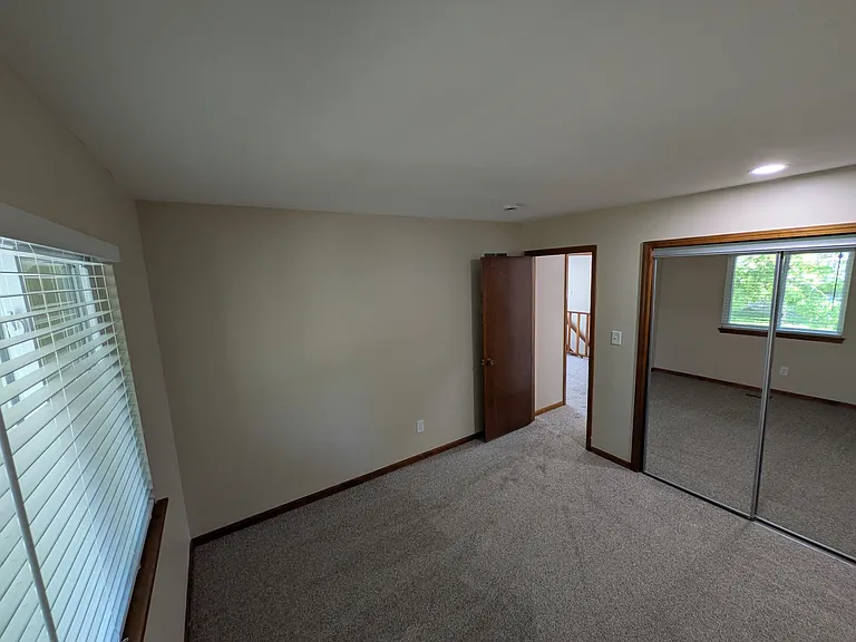 22A NW Lakeview Blvd — Photo 5