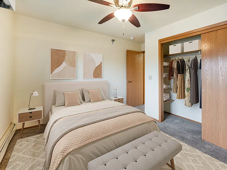 Sun Prairie & Vista Court — Photo 11