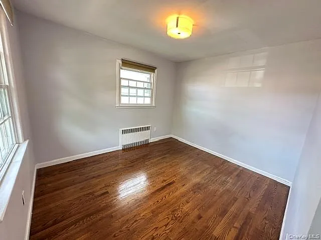 3 bed, 1.0 bath, 2150 sqft, $3,650 — Photo 3