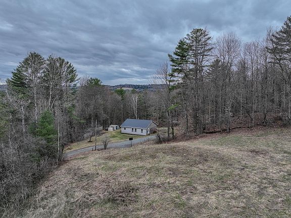 4th image of 381 Lackey Hill Road
