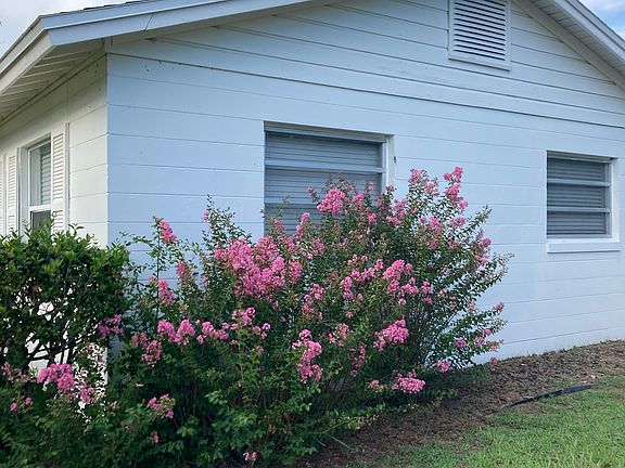 4th image of 888 Carnation Dr