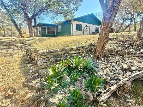 204 Aqua Vista, Kerrville, TX 78028