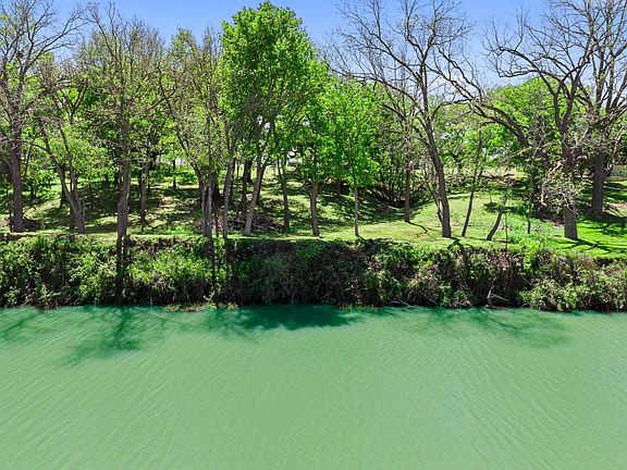2nd image of 571 Ranch Road 1