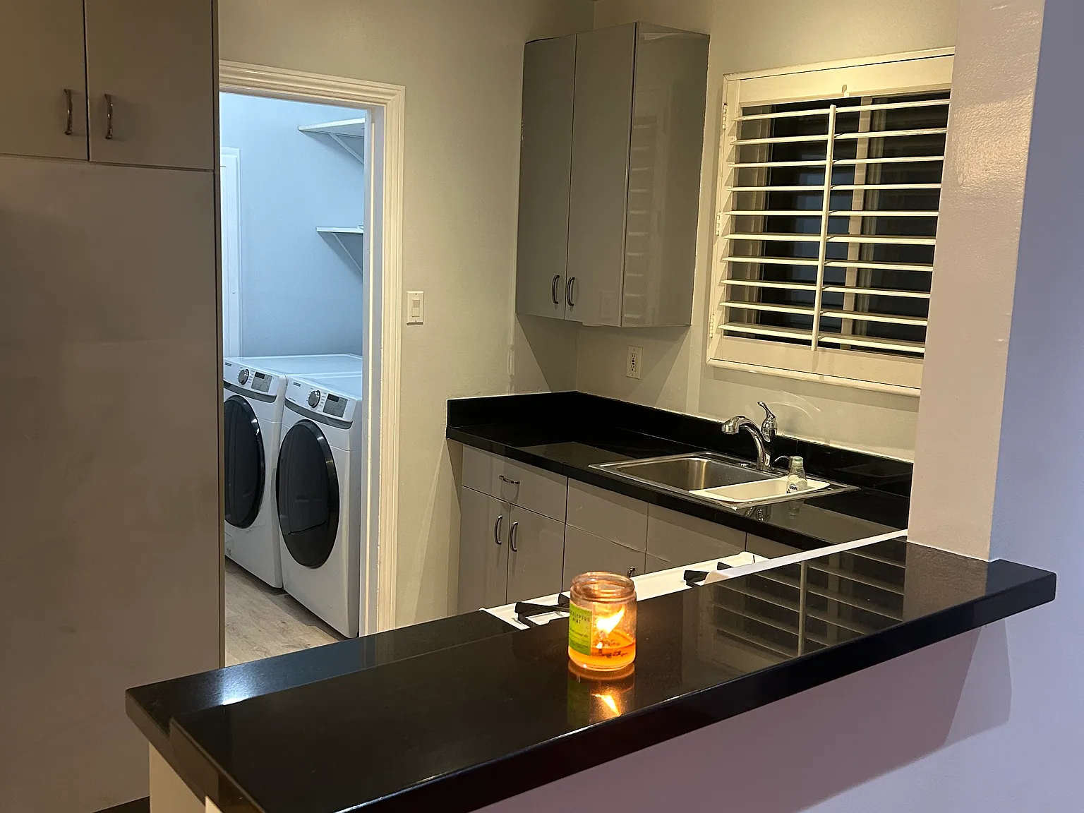 1 bed, 800 sqft, $2,400 — Photo 2