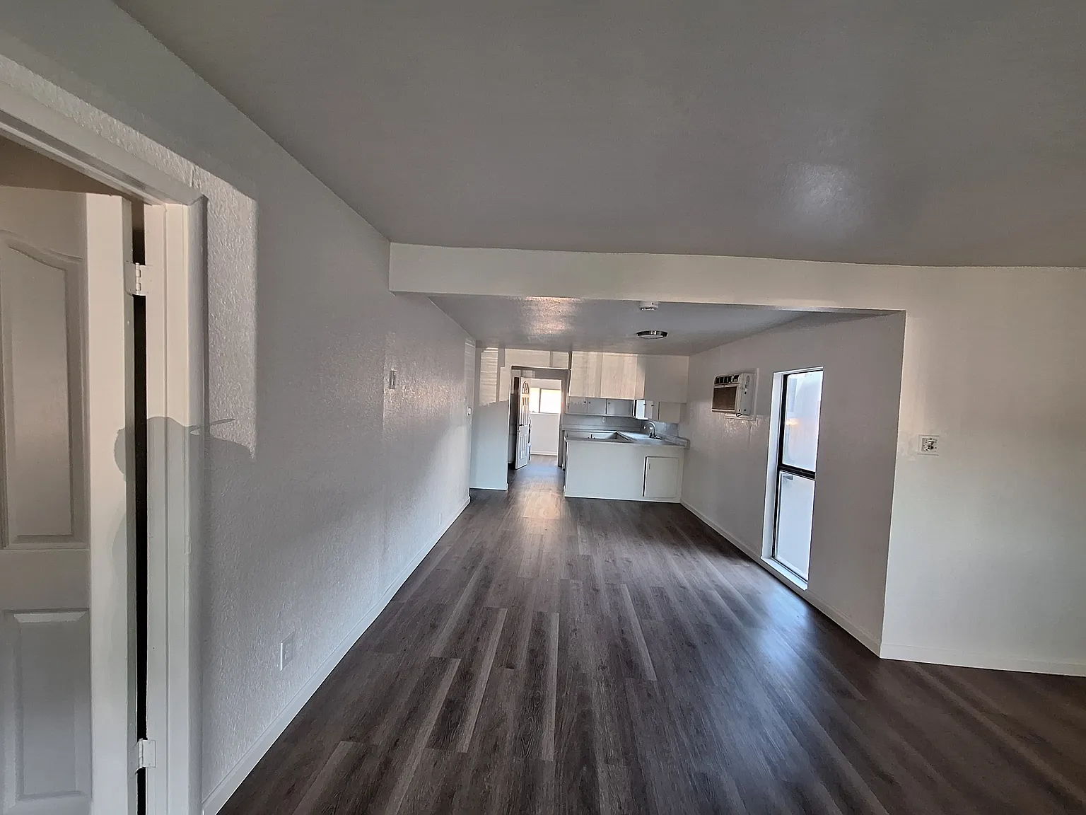 3 bed, 1200 sqft, $2,100 — Photo 3