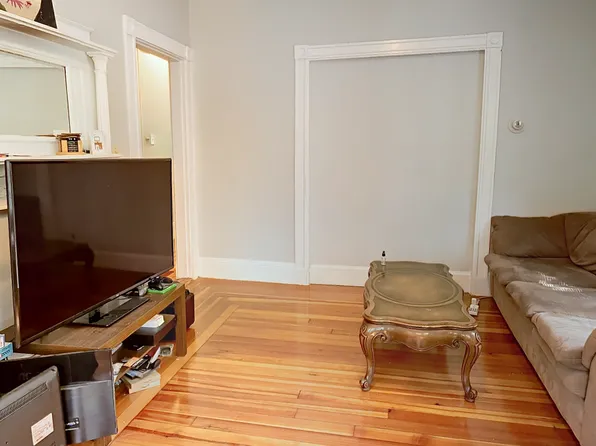 (undisclosed Address), Somerville, MA 02143