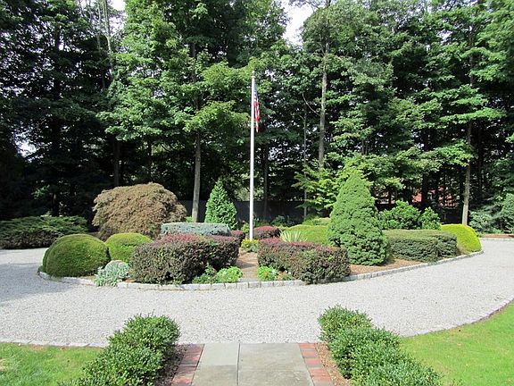 Welcoming Circular Drive