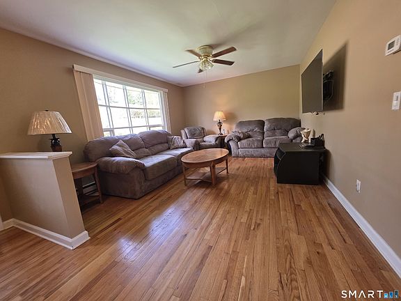3rd image of 39 Charcoal Ridge Road East