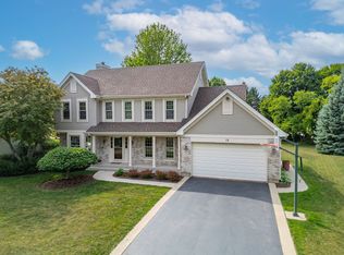12 White Oak Ct, Algonquin, IL