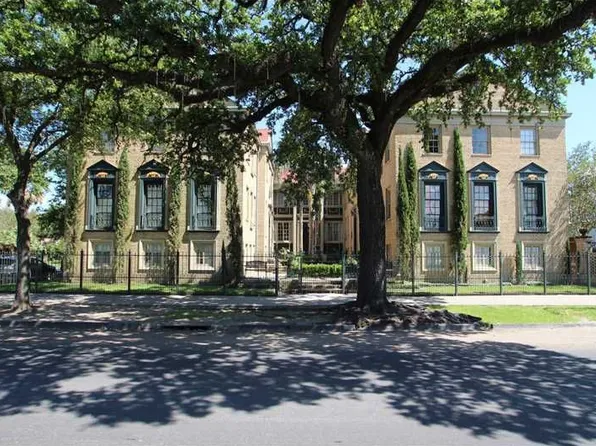 3300 Saint Charles Ave APT 11, New Orleans, LA 70115