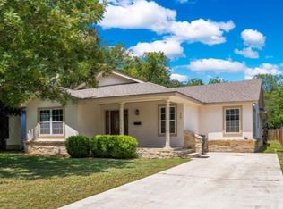 414 W Main St, Kerrville, TX 78028