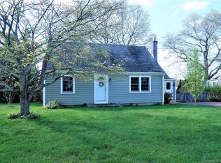 26 Huntley Ct, Niantic, CT 06357