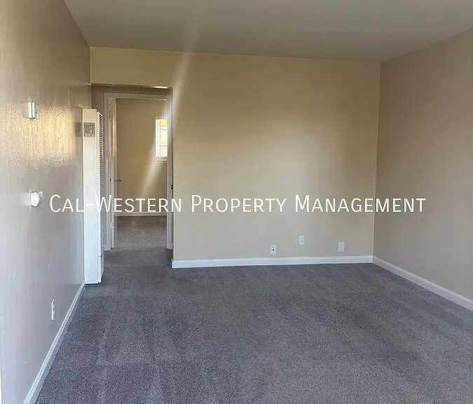 3747 Underwood Dr #4 — Photo 8